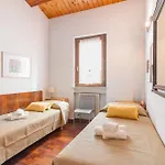 Guesthost - A Casa Di Mimma! * بيزارو