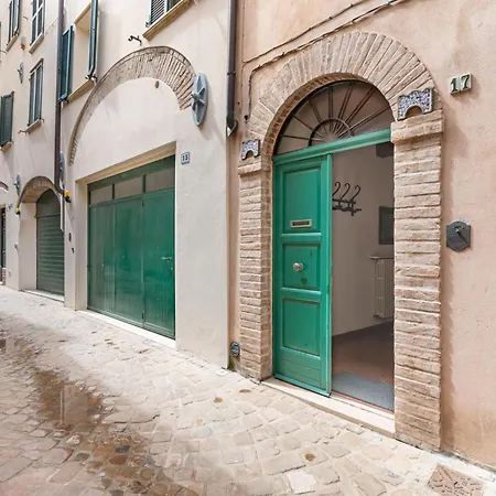 Guesthost - A Casa Di Mimma! * بيزارو